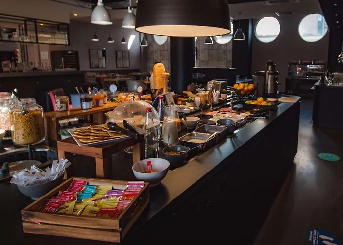 Hotel Campanile Prime - Airport 3*