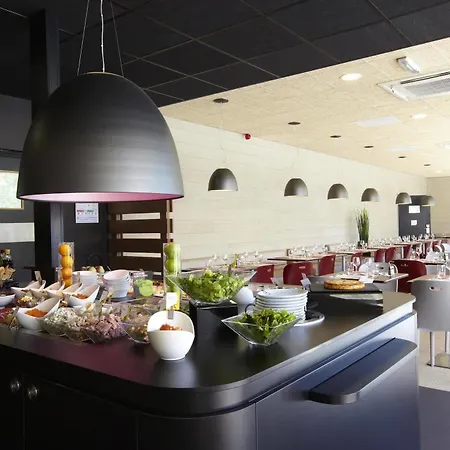 钟楼尼斯机场酒店 3* 尼斯