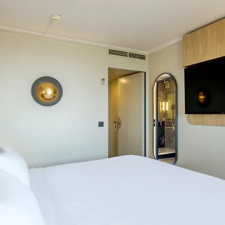 Campanile Aéroport Hotel