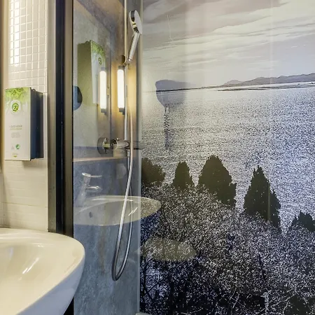 Hotel Campanile Prime - Airport 3*