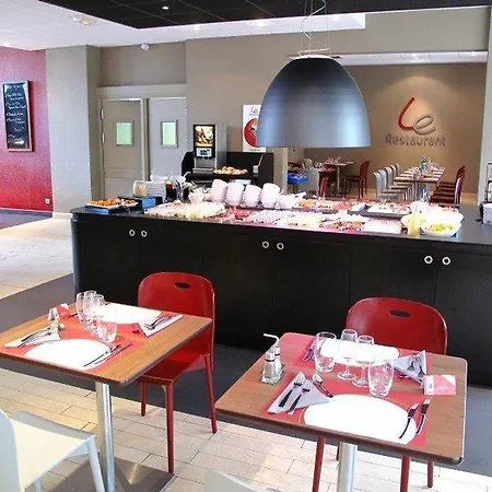 Campanile Aéroport Hotel