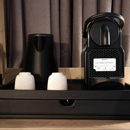 Hotel Campanile Aéroport 3*