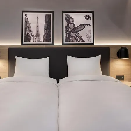 Hotel Campanile Aéroport