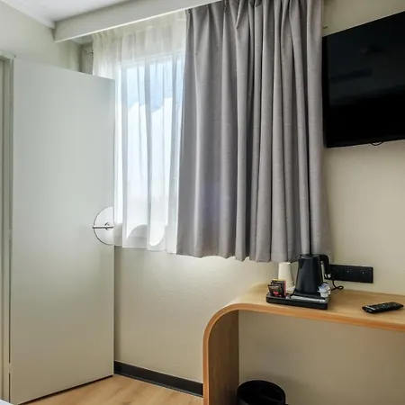 Campanile Prime - Airport فندق نيس