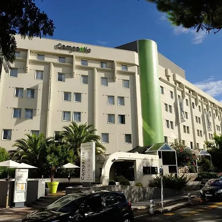 Campanile Aéroport Hotel 3*